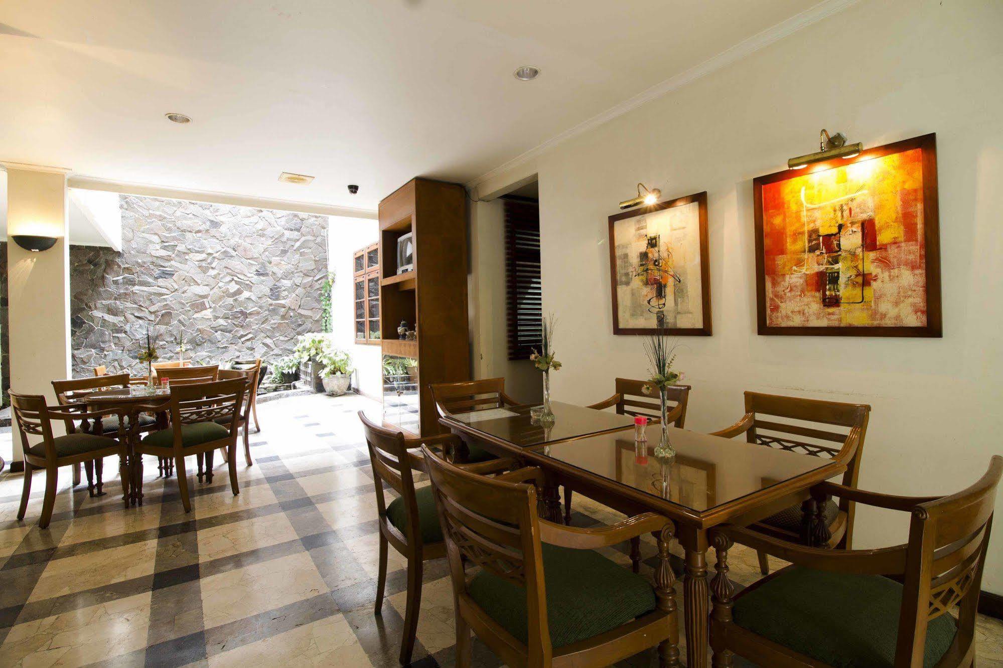 Reddoorz @ Dago Hotel Bandung Exterior foto